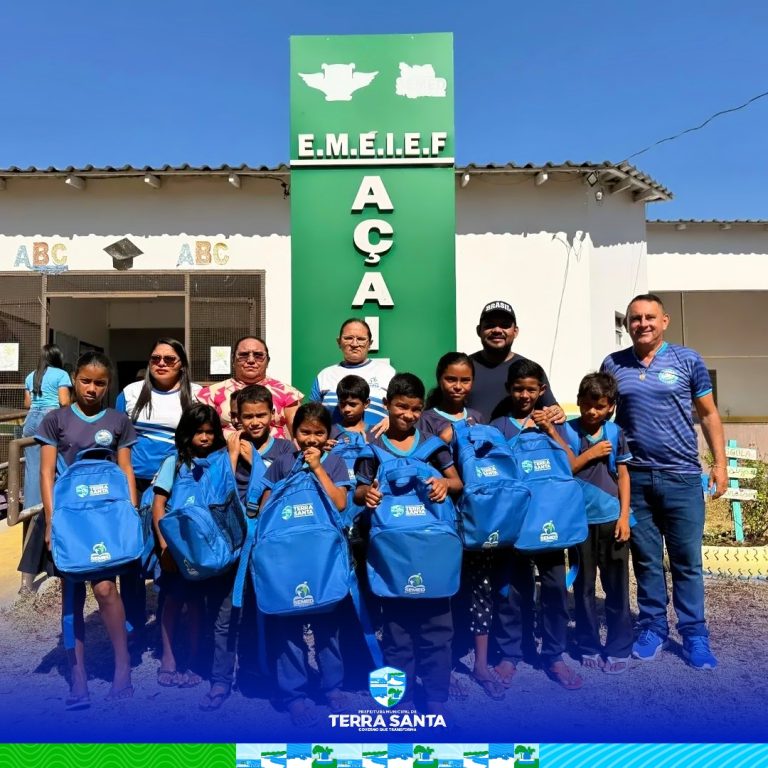 Entrega de kits escolares reforça compromisso com a educação em Terra Santa